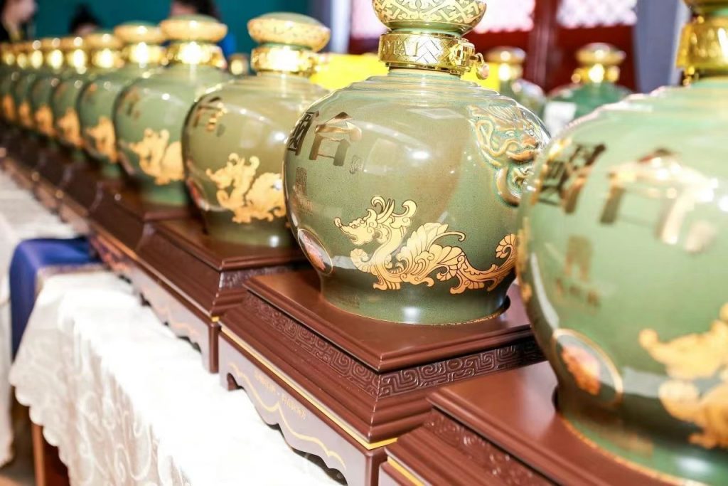 最后两个月了，白酒品牌如何在2024年打一场漂亮的品牌文化仗？